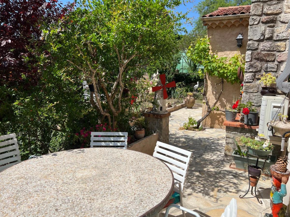 Villa Lumineuse Et Spacieuse Lorgues Exterior photo